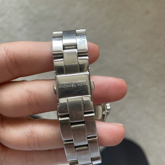 Michael Kors stainless steel watch - Picture 4 of 11